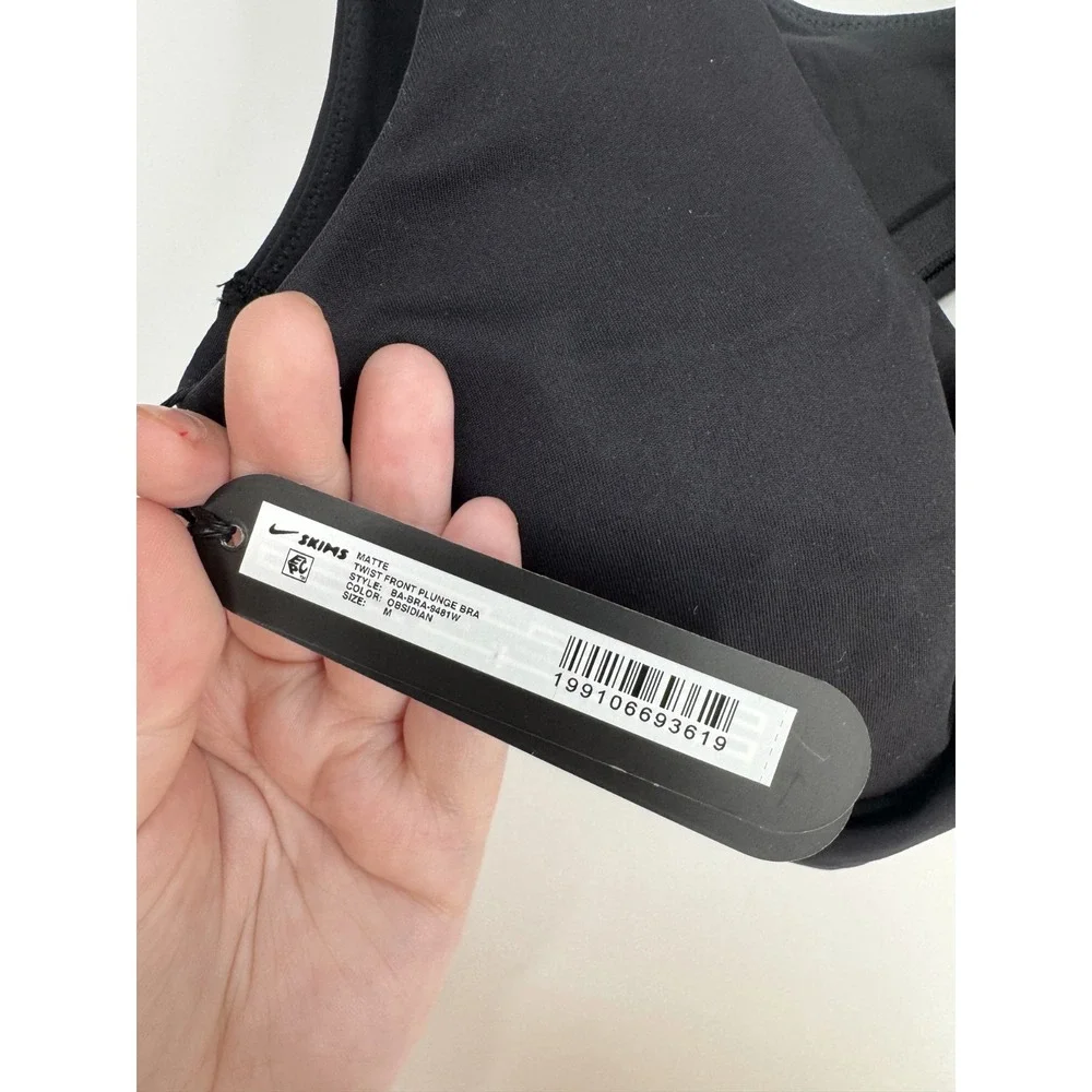 Nike x SKIMS Matte Twist Front Plunge Sports Bra Womens Medium Obsidian Black